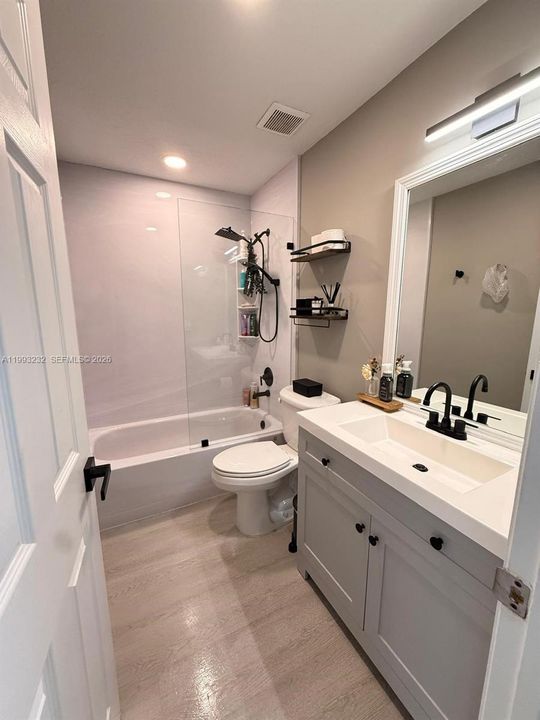 2nd bathroom