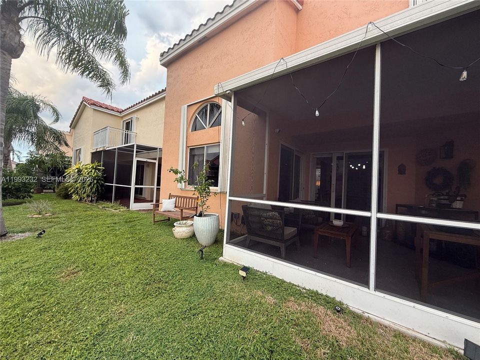 На продажу: $649,900 (3 спален, 2 ванн, 1380 Квадратных фут)