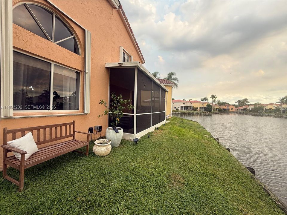 На продажу: $649,900 (3 спален, 2 ванн, 1380 Квадратных фут)