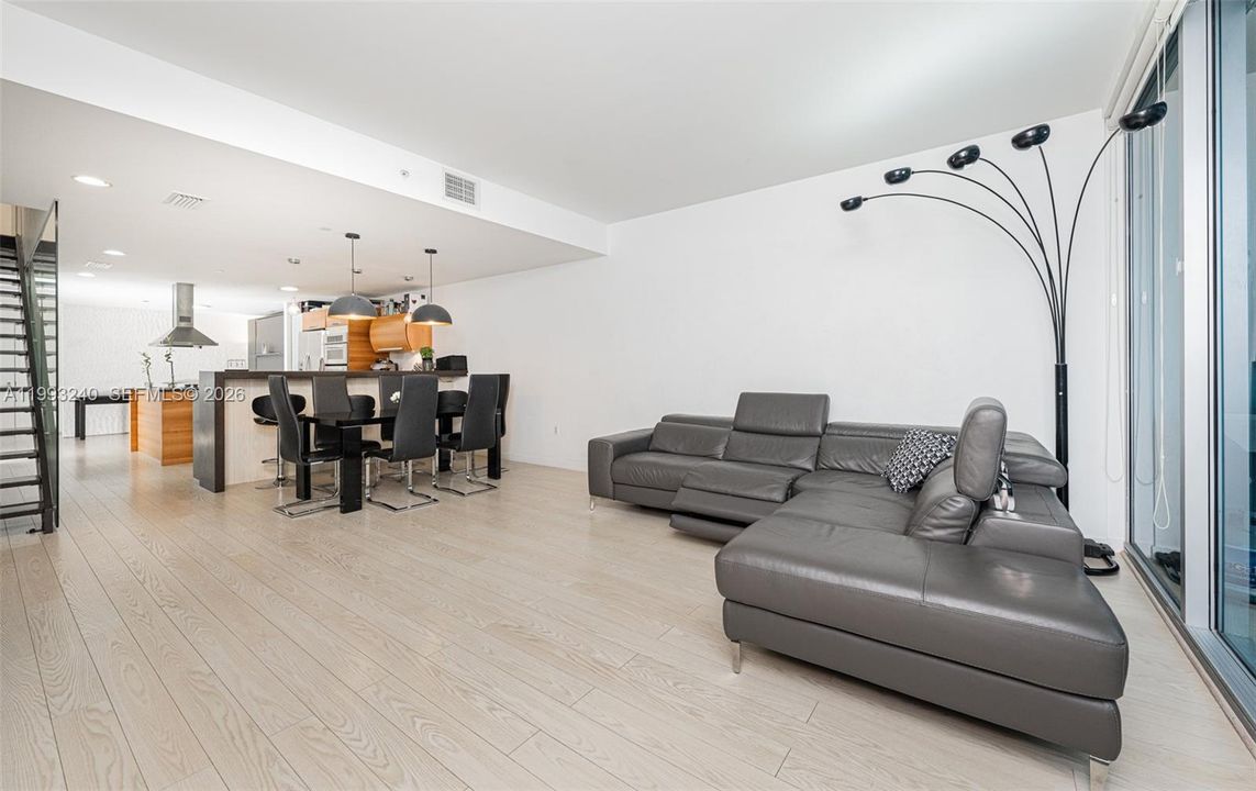For Sale: $751,900 (2 beds, 3 baths, 1792 Square Feet)