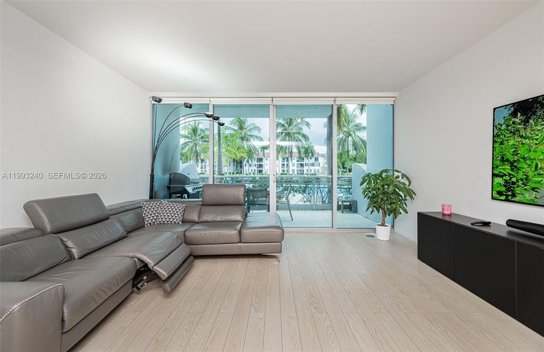 For Sale: $751,900 (2 beds, 3 baths, 1792 Square Feet)