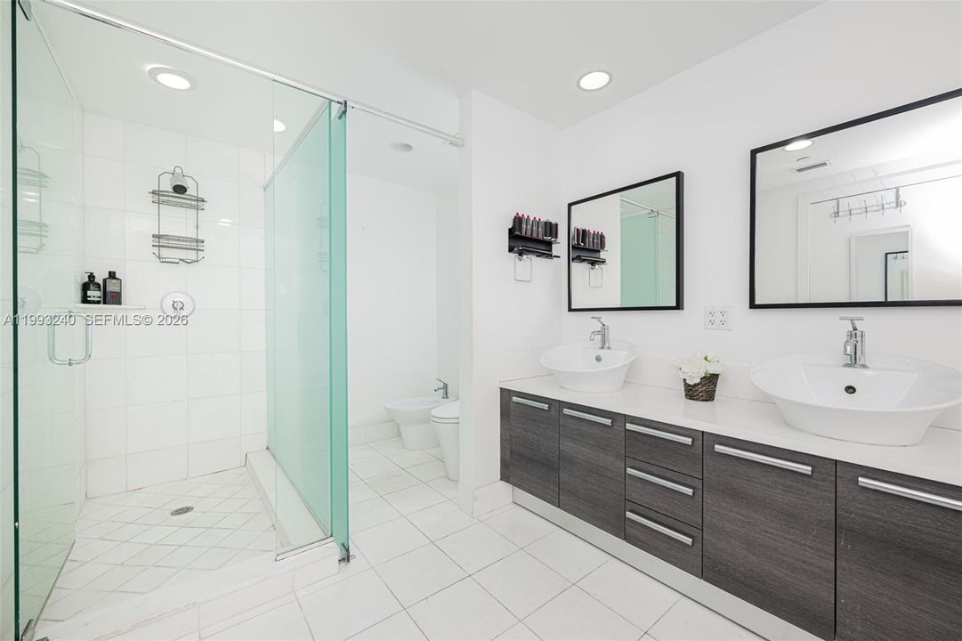 For Sale: $751,900 (2 beds, 3 baths, 1792 Square Feet)