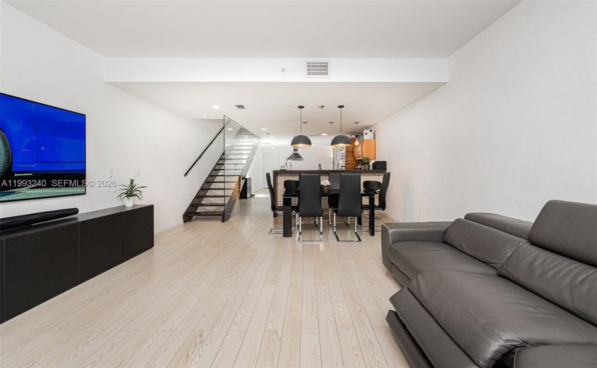 For Sale: $751,900 (2 beds, 3 baths, 1792 Square Feet)