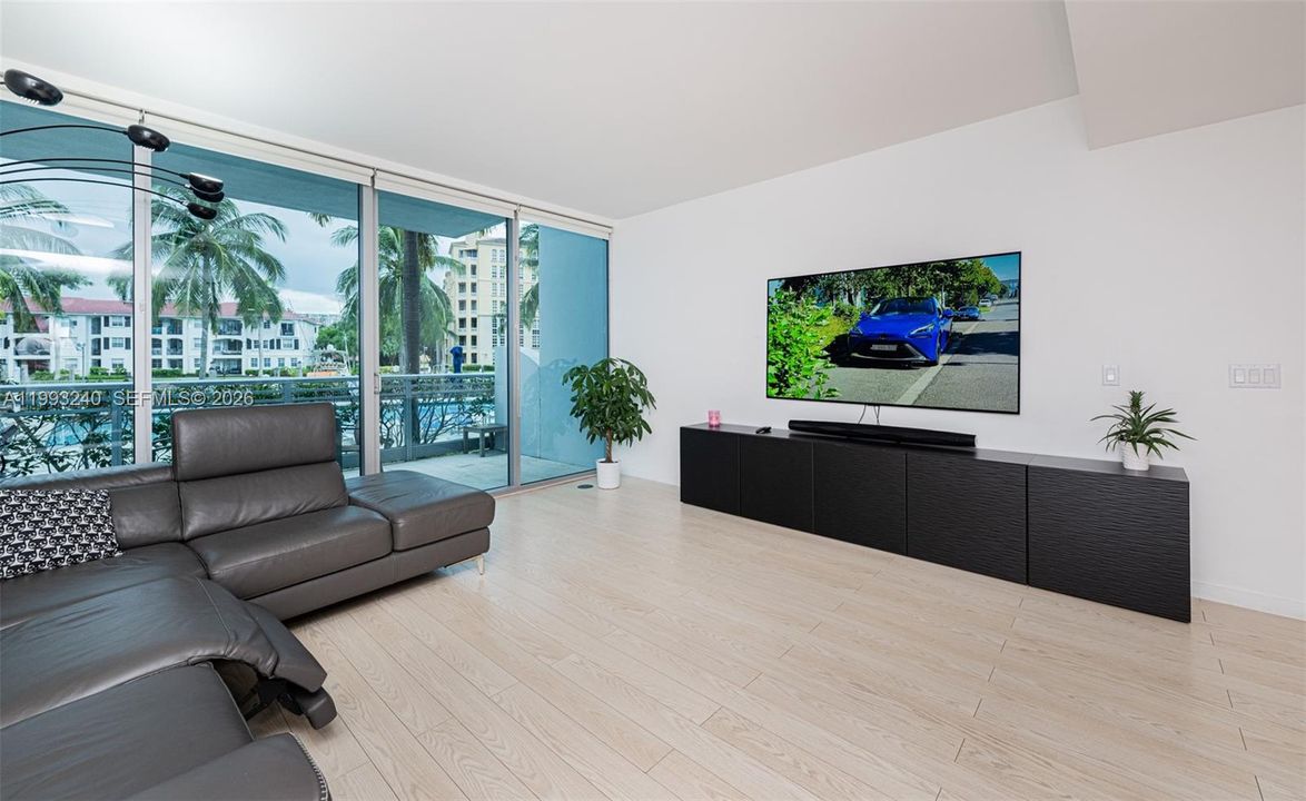 For Sale: $751,900 (2 beds, 3 baths, 1792 Square Feet)
