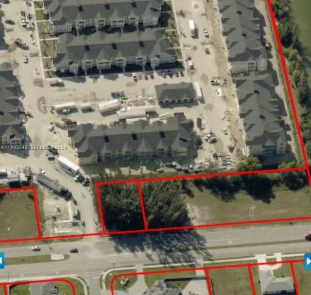 На продажу: $69,800 (0.23 acres)