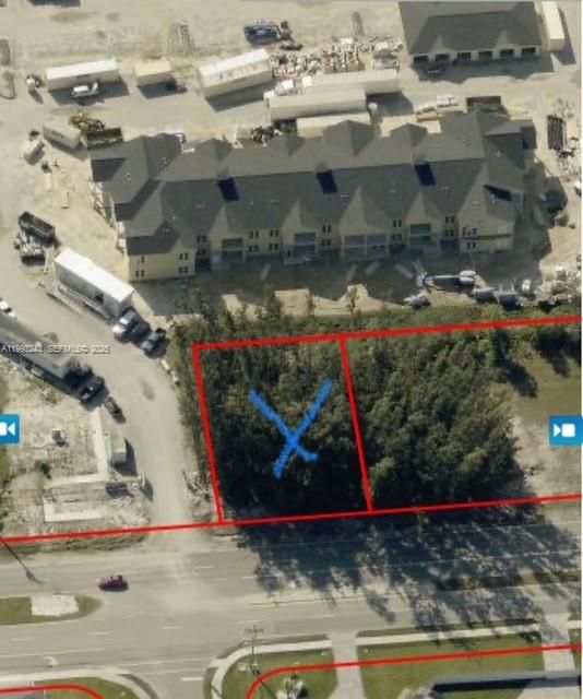 На продажу: $69,800 (0.23 acres)