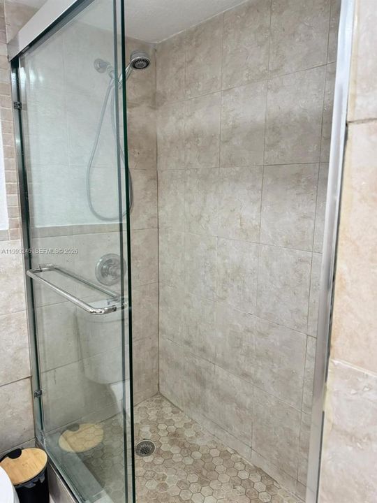 На продажу: $330,000 (2 спален, 1 ванн, 963 Квадратных фут)