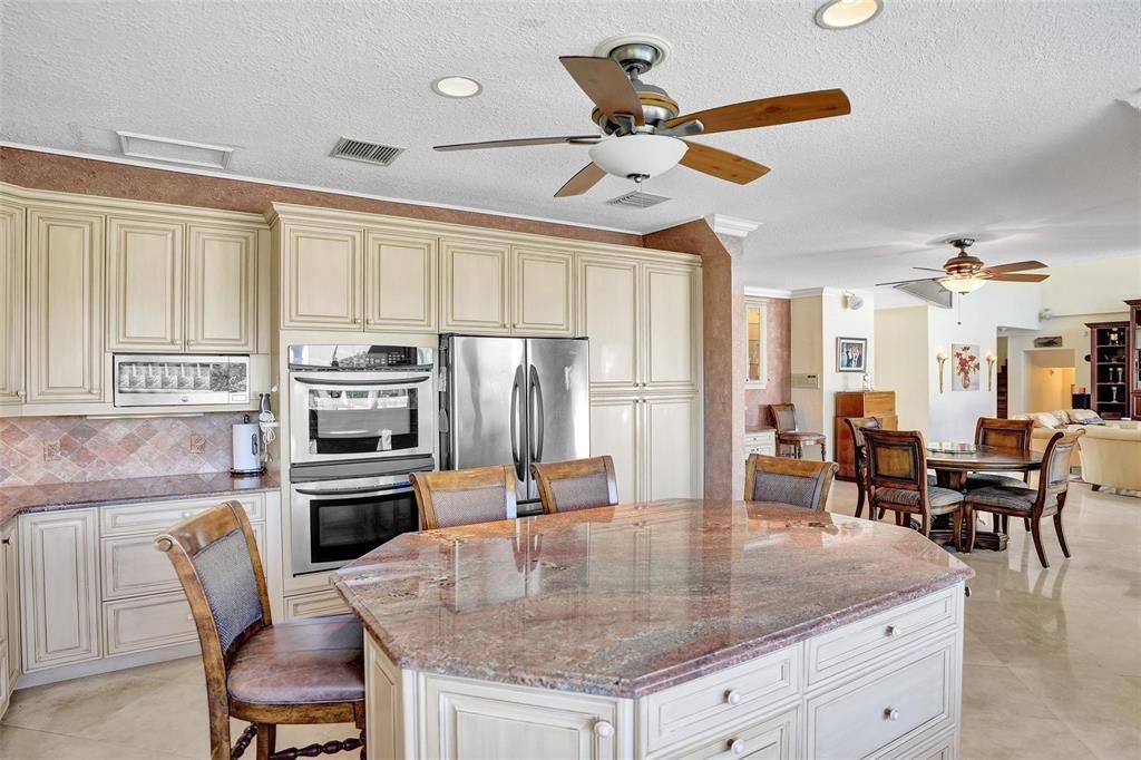 Eat In Kitchen