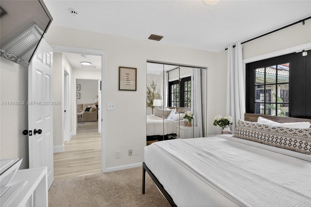 Activo con contrato: $799,000 (4 camas, 2 baños, 2367 Pies cuadrados)