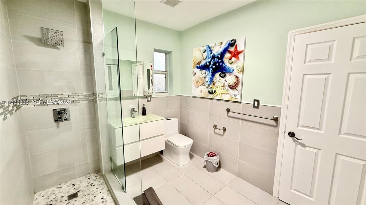 En Venta: $1,300,000 (4 camas, 3 baños, 2574 Pies cuadrados)