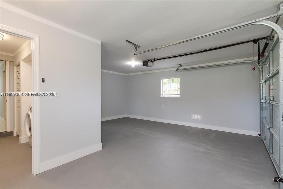 En Venta: $1,300,000 (4 camas, 3 baños, 2574 Pies cuadrados)