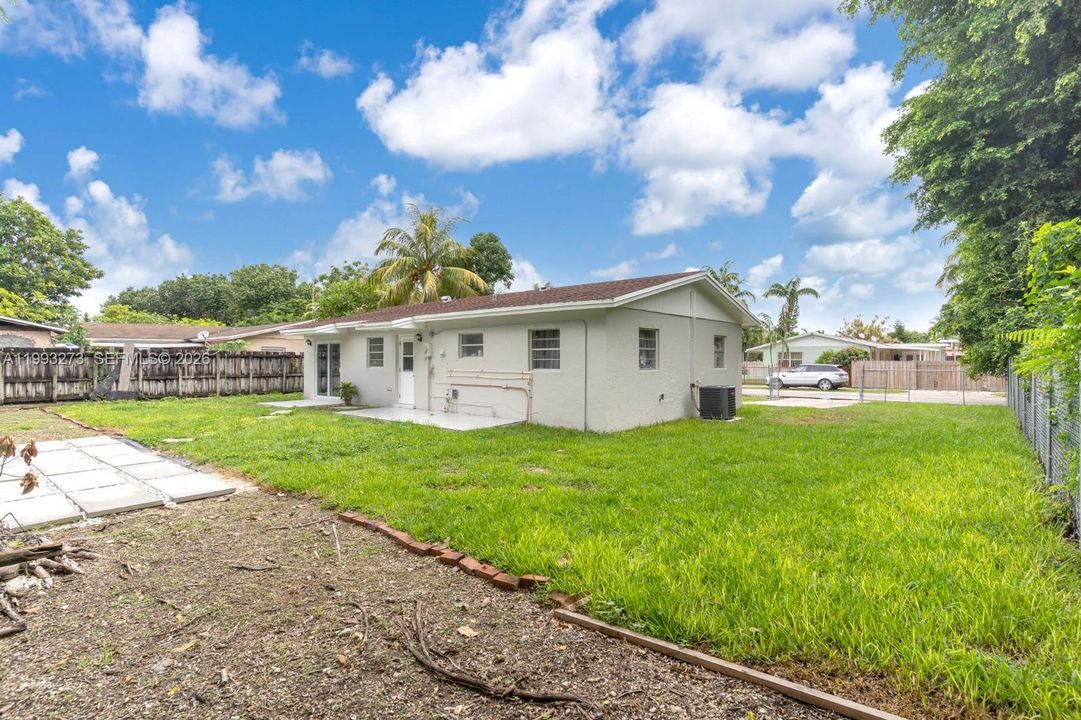 Activo con contrato: $469,999 (3 camas, 1 baños, 1100 Pies cuadrados)