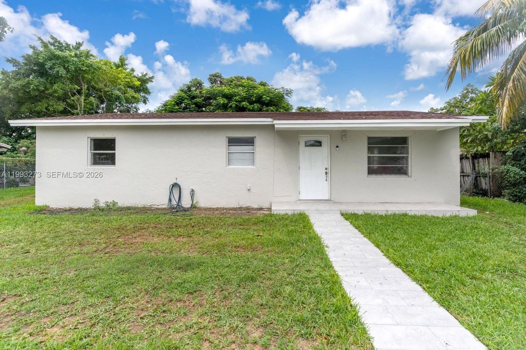 Activo con contrato: $469,999 (3 camas, 1 baños, 1100 Pies cuadrados)