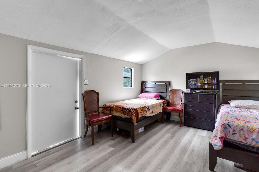 Activo con contrato: $469,999 (3 camas, 1 baños, 1100 Pies cuadrados)