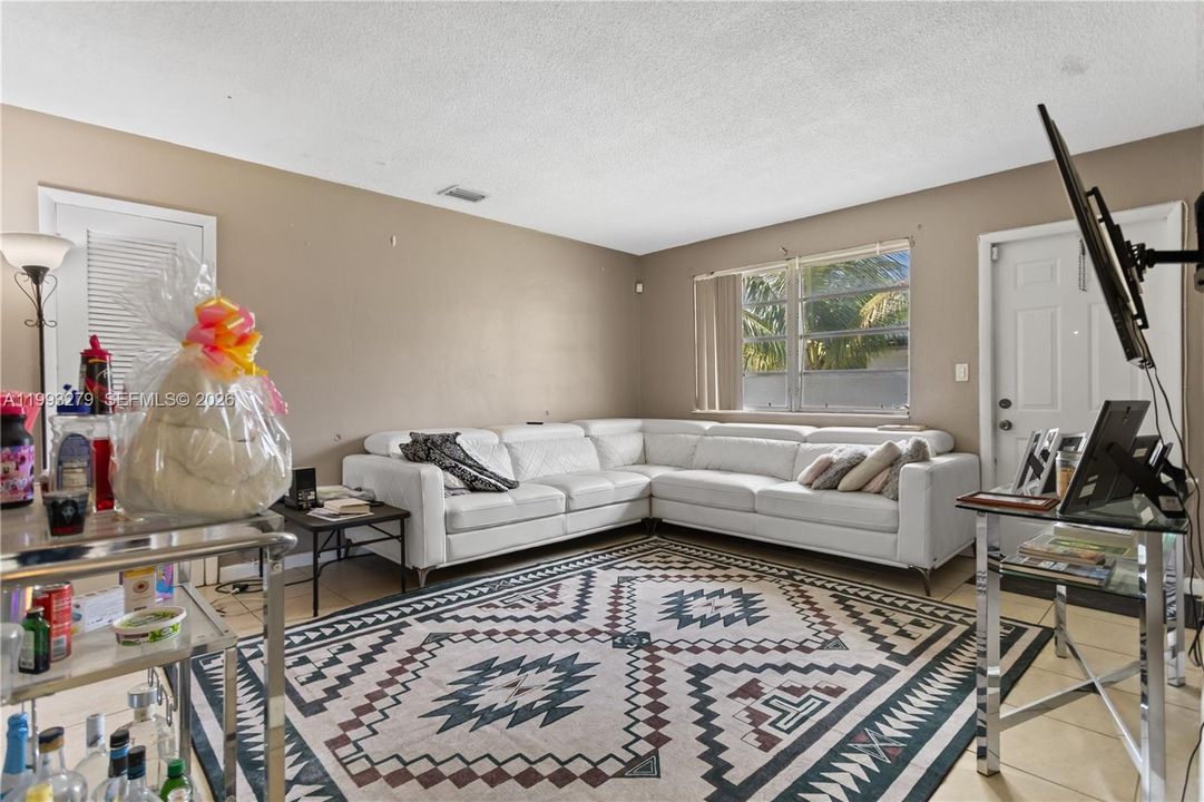 На продажу: $689,000 (0 спален, 0 ванн, 1775 Квадратных фут)