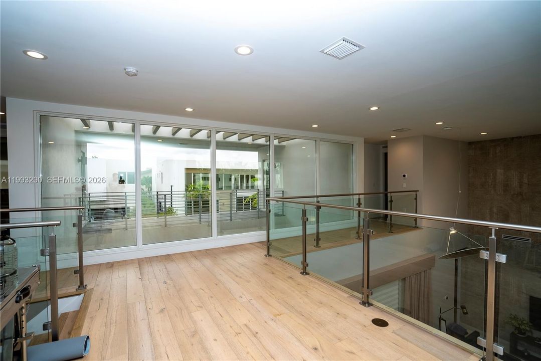 For Sale: $2,100,000 (6 beds, 7 baths, 4874 Square Feet)