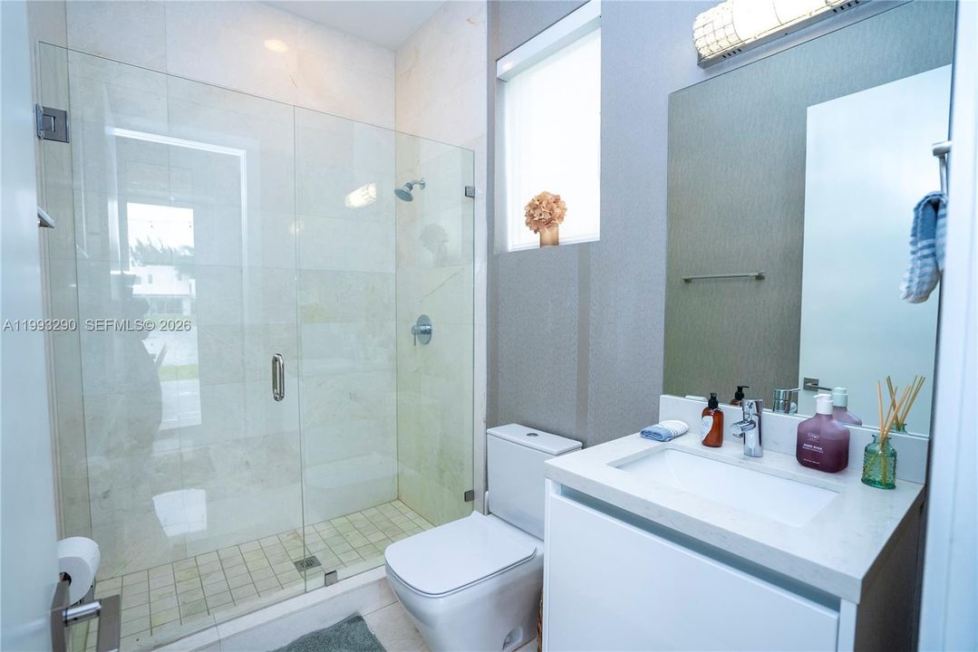 For Sale: $2,100,000 (6 beds, 7 baths, 4874 Square Feet)