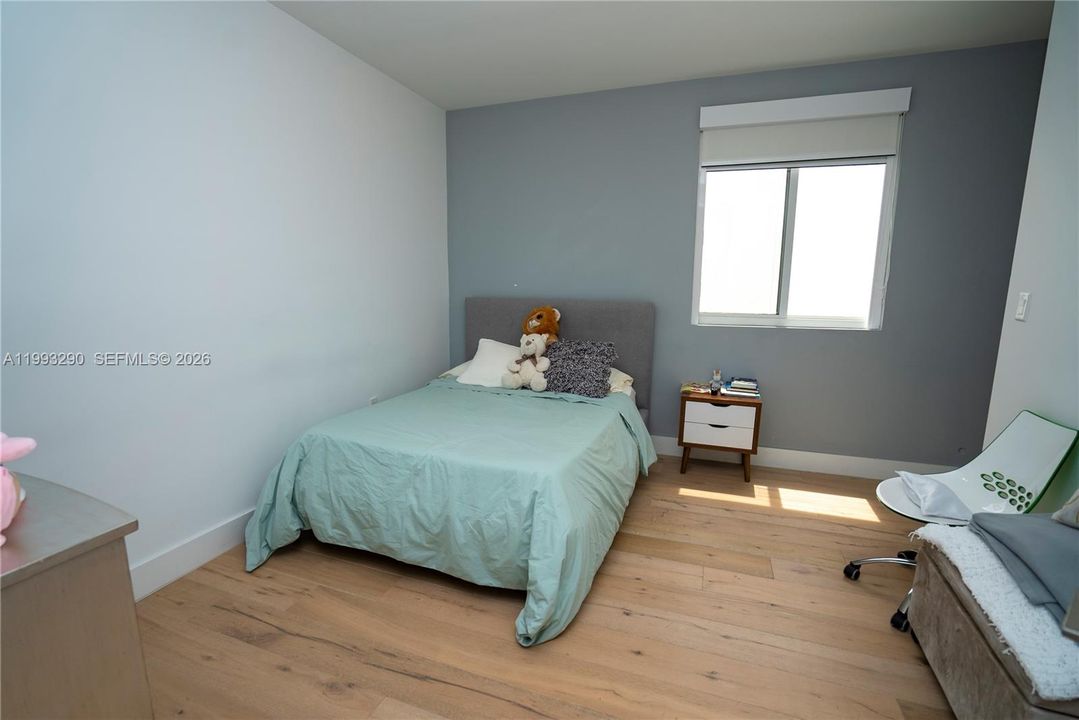 For Sale: $2,100,000 (6 beds, 7 baths, 4874 Square Feet)