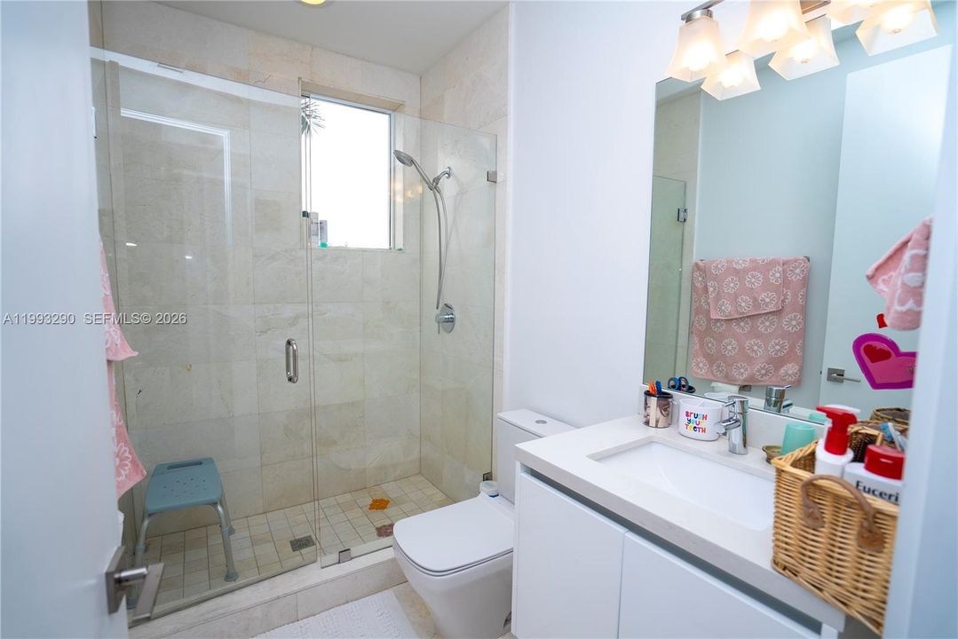For Sale: $2,100,000 (6 beds, 7 baths, 4874 Square Feet)