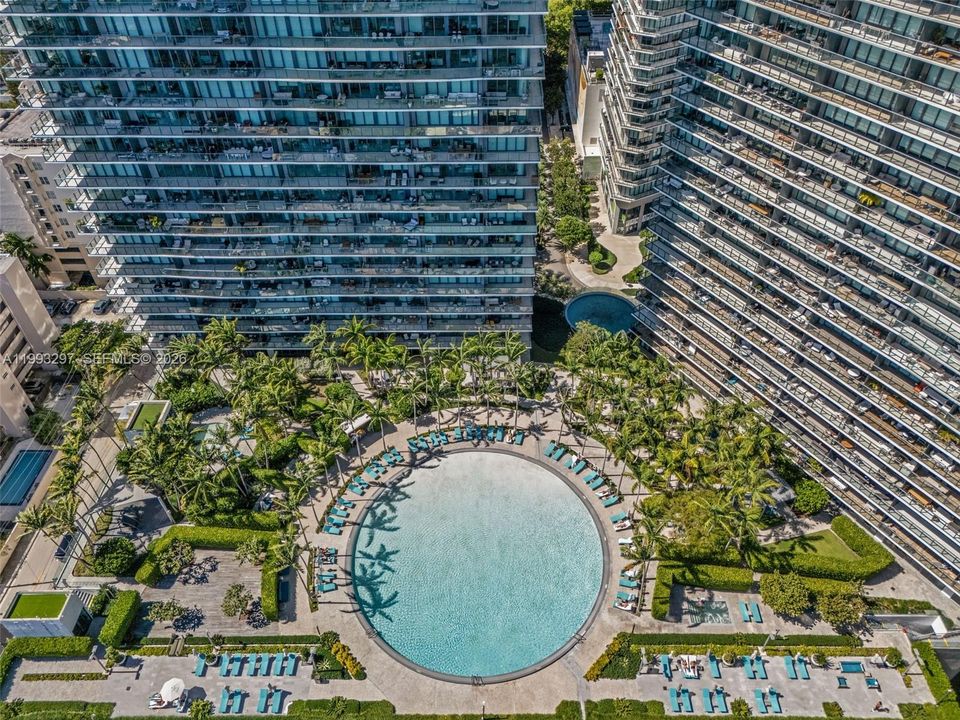 En Venta: $895,000 (2 camas, 3 baños, 1193 Pies cuadrados)