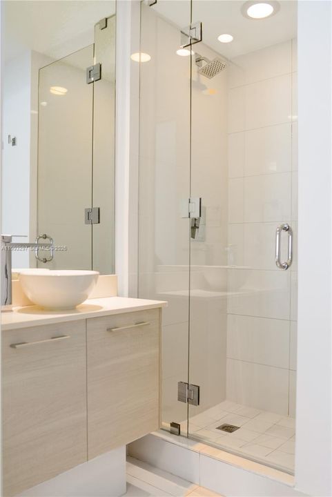 En Venta: $895,000 (2 camas, 3 baños, 1193 Pies cuadrados)