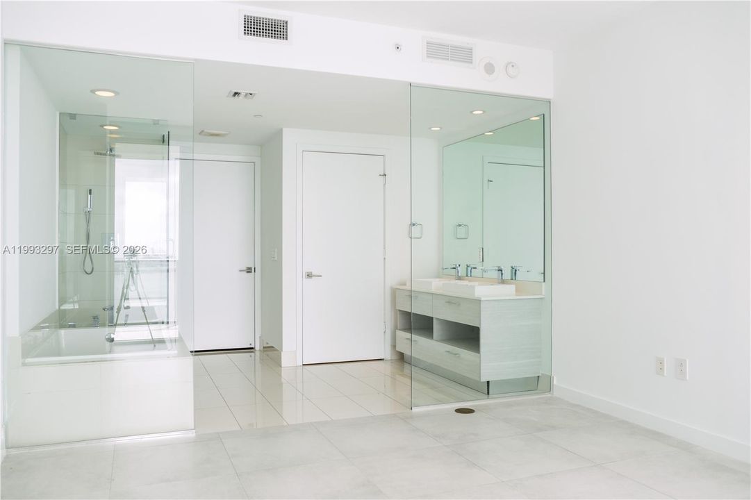 En Venta: $895,000 (2 camas, 3 baños, 1193 Pies cuadrados)