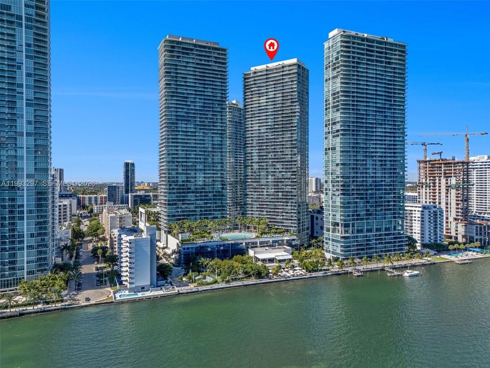 En Venta: $895,000 (2 camas, 3 baños, 1193 Pies cuadrados)