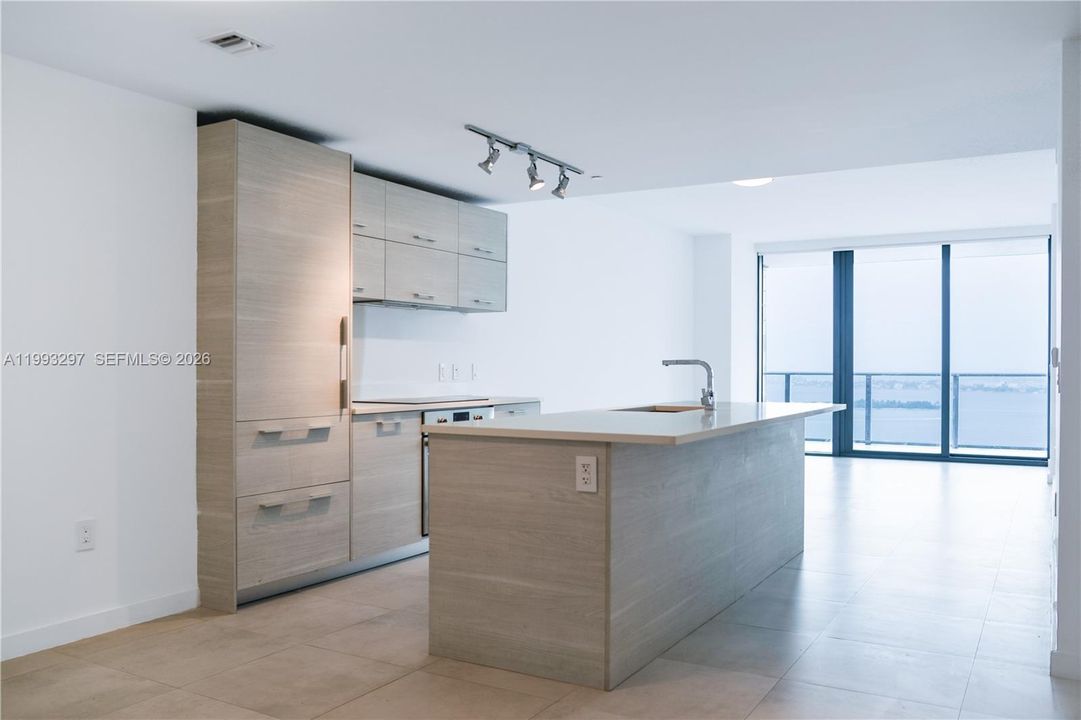 En Venta: $895,000 (2 camas, 3 baños, 1193 Pies cuadrados)