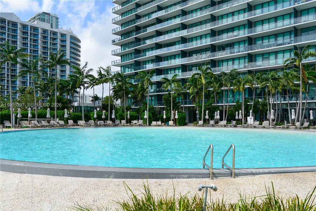 En Venta: $895,000 (2 camas, 3 baños, 1193 Pies cuadrados)