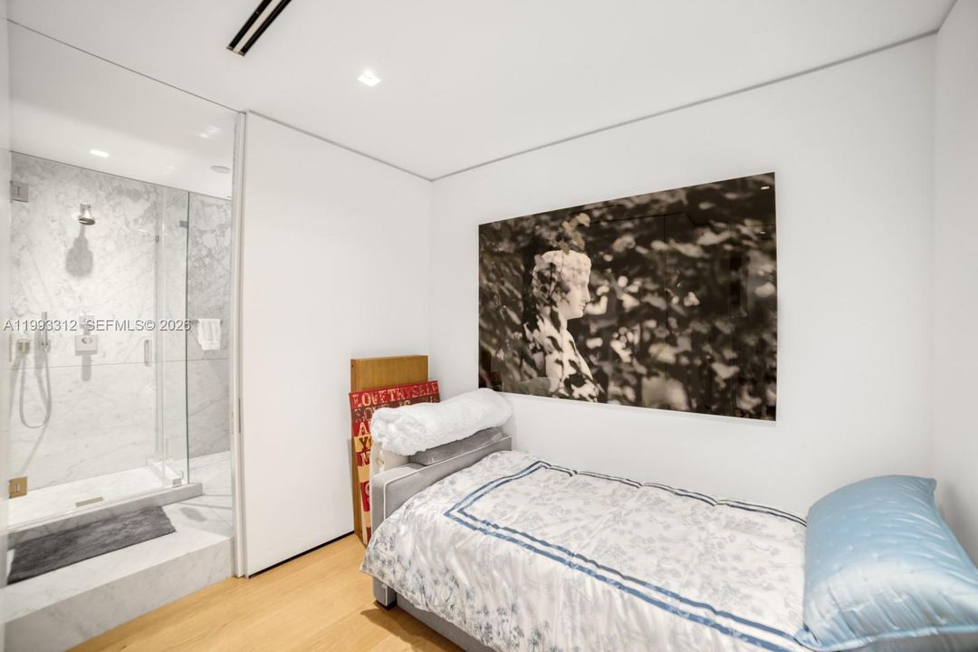 На продажу: $22,000,000 (5 спален, 5 ванн, 4378 Квадратных фут)