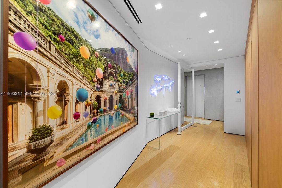 На продажу: $22,000,000 (5 спален, 5 ванн, 4378 Квадратных фут)