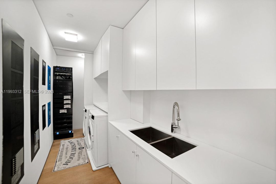 На продажу: $22,000,000 (5 спален, 5 ванн, 4378 Квадратных фут)