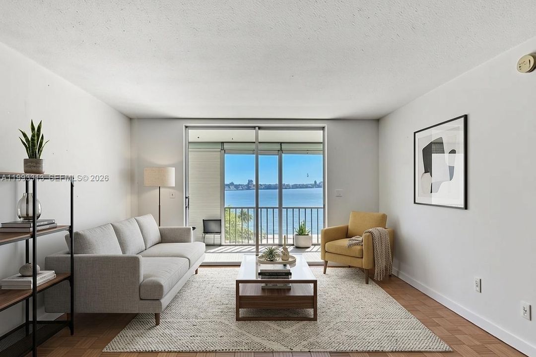 For Sale: $179,000 (1 beds, 1 baths, 768 Square Feet)