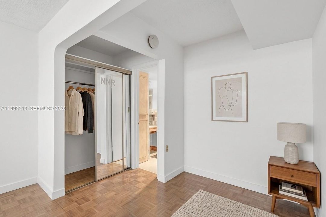 For Sale: $179,000 (1 beds, 1 baths, 768 Square Feet)