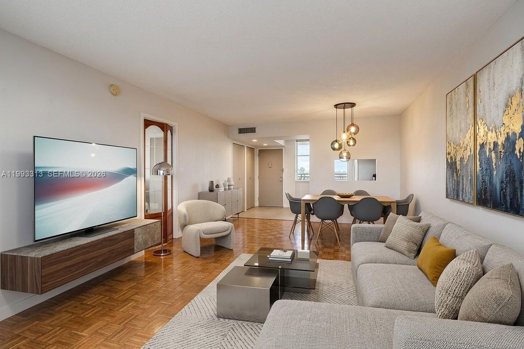 For Sale: $179,000 (1 beds, 1 baths, 768 Square Feet)