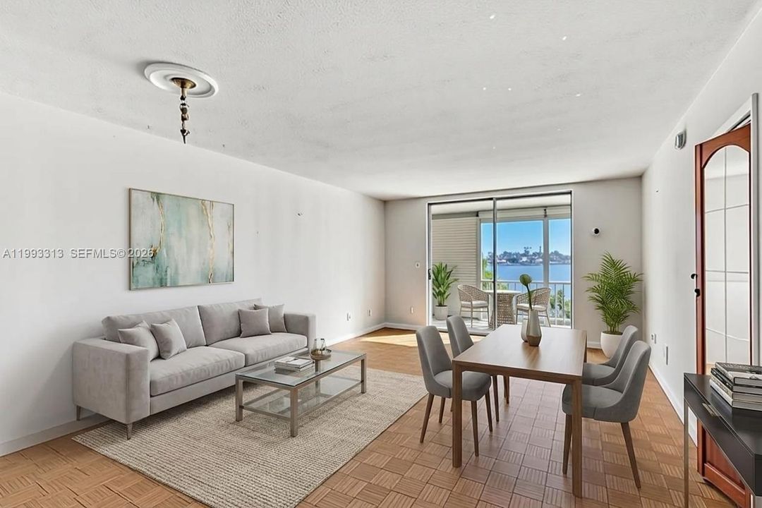 For Sale: $179,000 (1 beds, 1 baths, 768 Square Feet)