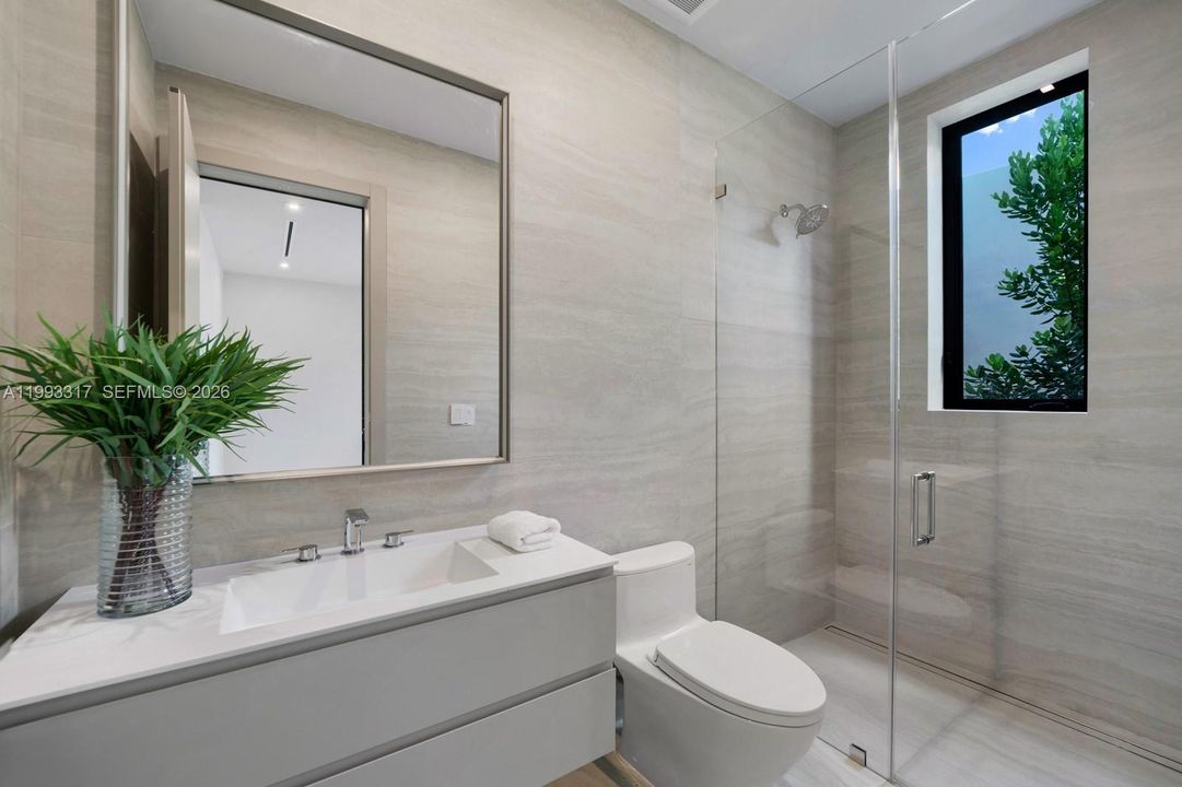 For Sale: $5,395,000 (5 beds, 5 baths, 3736 Square Feet)