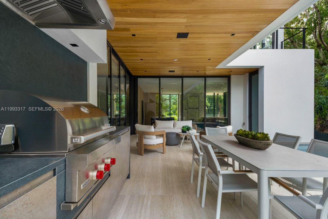 For Sale: $5,395,000 (5 beds, 5 baths, 3736 Square Feet)