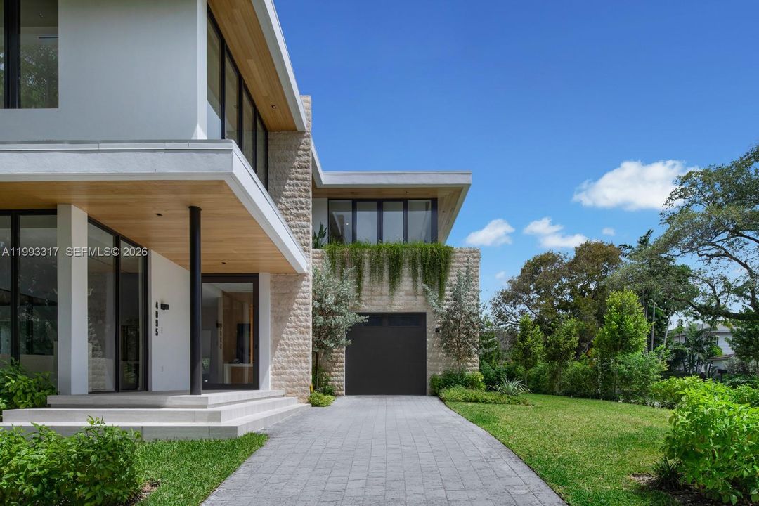 For Sale: $5,395,000 (5 beds, 5 baths, 3736 Square Feet)