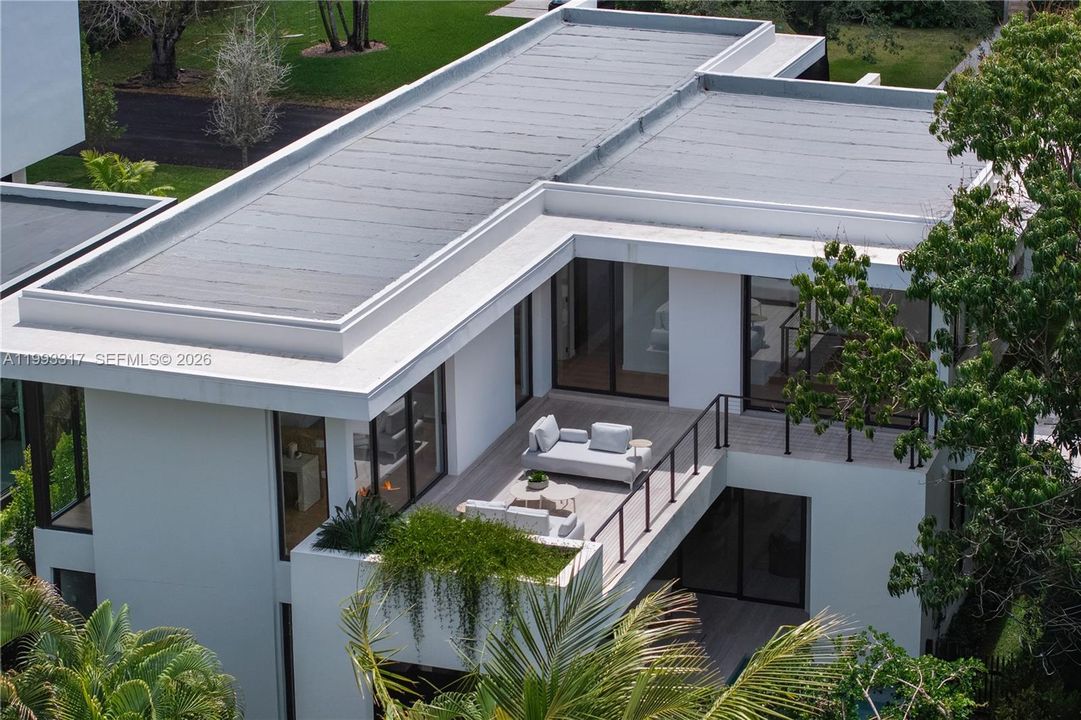 For Sale: $5,395,000 (5 beds, 5 baths, 3736 Square Feet)