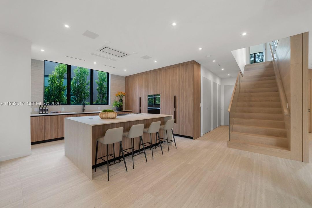 For Sale: $5,395,000 (5 beds, 5 baths, 3736 Square Feet)