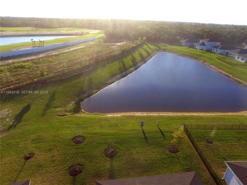 На продажу: $459,000 (4 спален, 2 ванн, 1916 Квадратных фут)