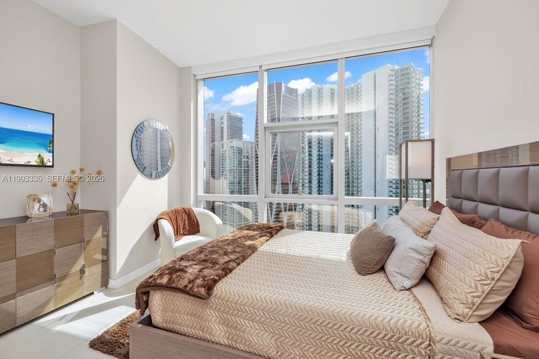 En Venta: $1,575,000 (3 camas, 4 baños, 2204 Pies cuadrados)