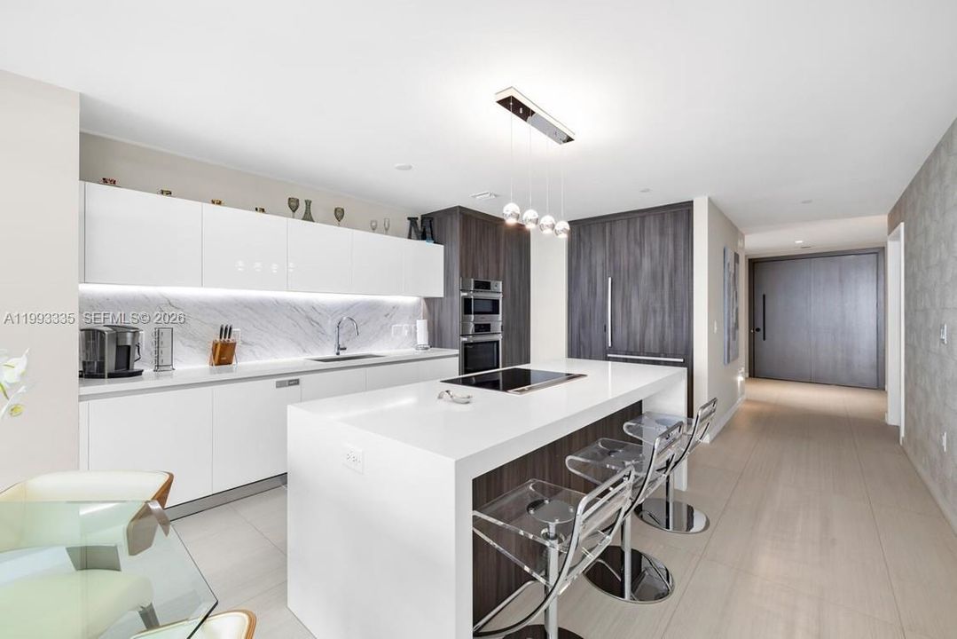 En Venta: $1,575,000 (3 camas, 4 baños, 2204 Pies cuadrados)