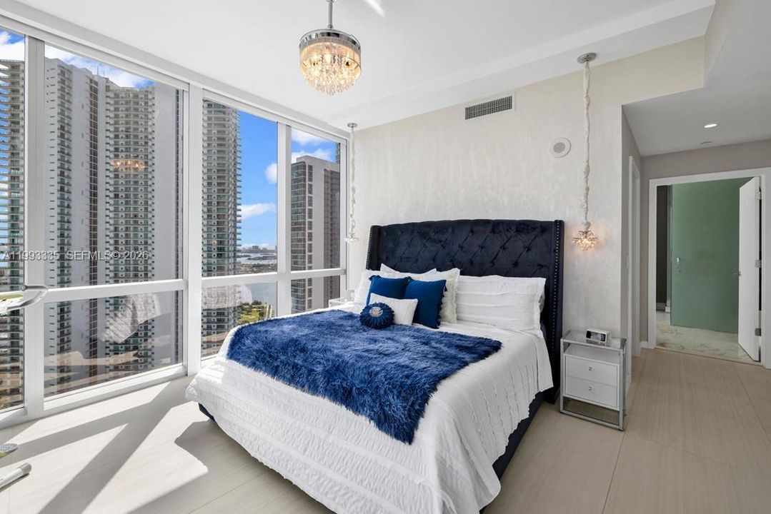 En Venta: $1,575,000 (3 camas, 4 baños, 2204 Pies cuadrados)