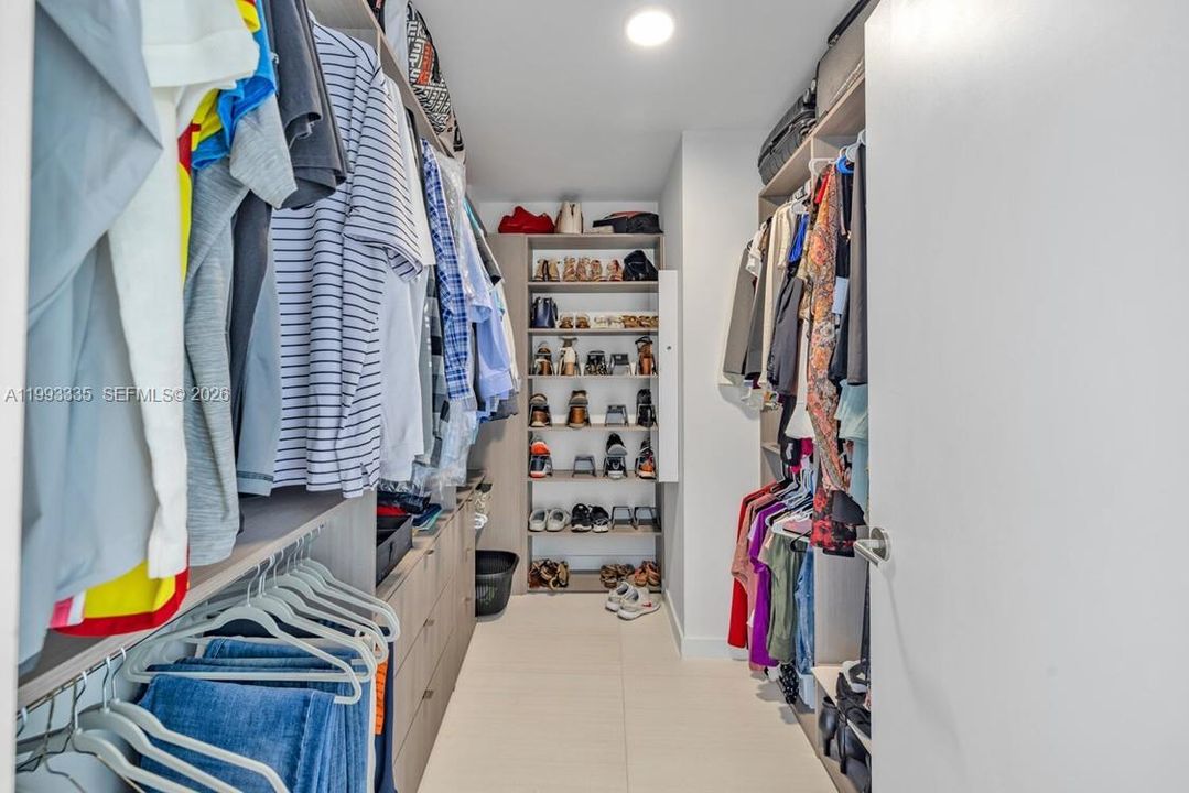 En Venta: $1,575,000 (3 camas, 4 baños, 2204 Pies cuadrados)