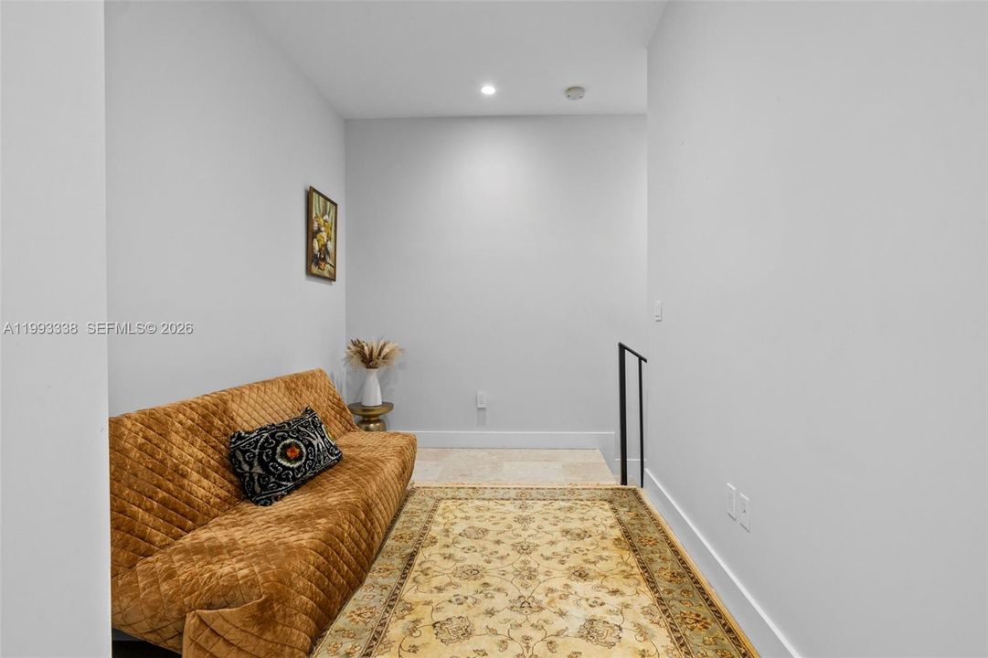 En Venta: $1,175,000 (3 camas, 3 baños, 2252 Pies cuadrados)