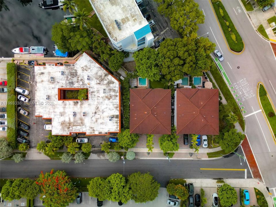 En Venta: $1,175,000 (3 camas, 3 baños, 2252 Pies cuadrados)