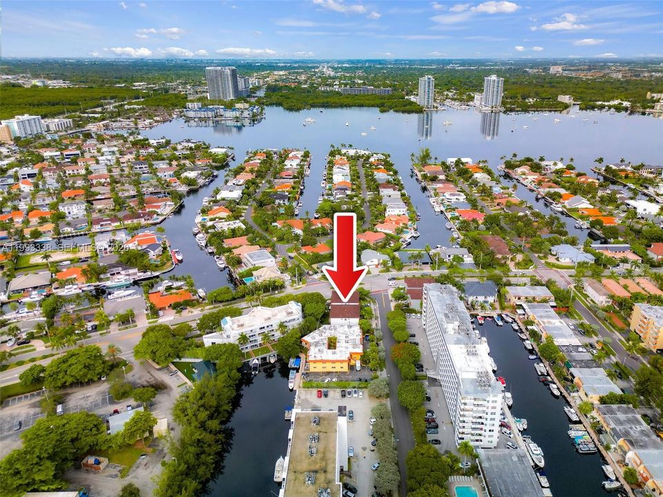 En Venta: $1,175,000 (3 camas, 3 baños, 2252 Pies cuadrados)