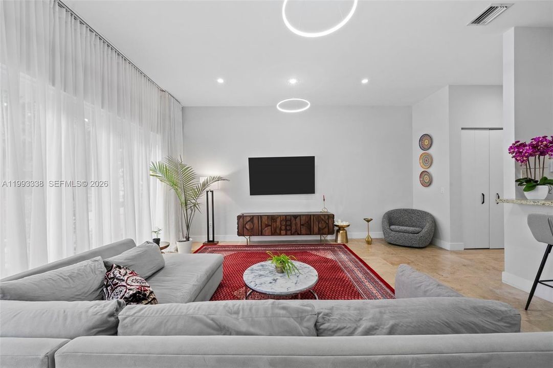 En Venta: $1,175,000 (3 camas, 3 baños, 2252 Pies cuadrados)